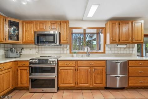 4 Valley Place Chester NJ 07930