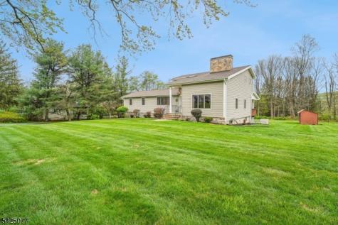 4 Valley Place Chester NJ 07930