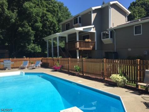 4 Valley Place Chester NJ 07930