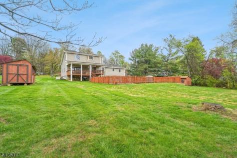 4 Valley Place Chester NJ 07930