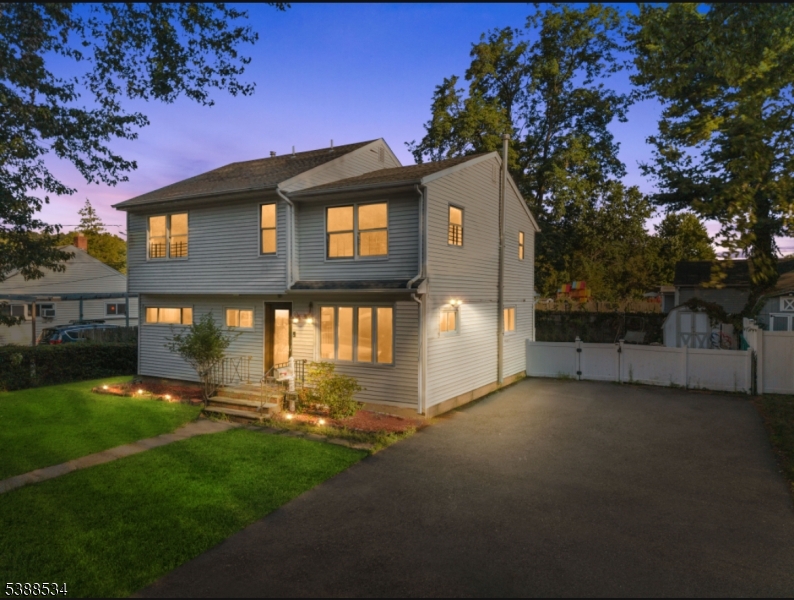 136 Haroldson Place Pompton Lakes NJ 07442