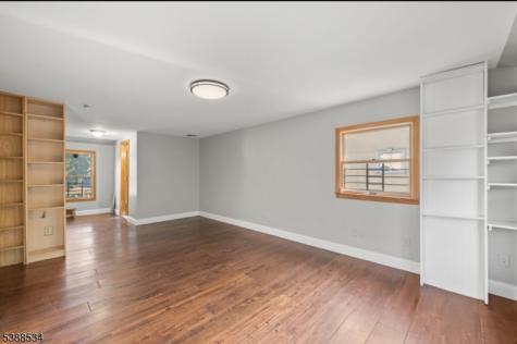136 Haroldson Place Pompton Lakes NJ 07442