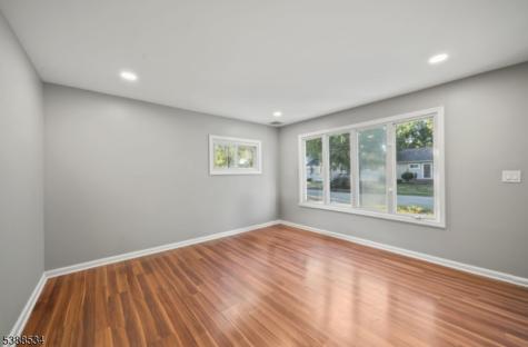 136 Haroldson Place Pompton Lakes NJ 07442