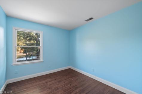 136 Haroldson Place Pompton Lakes NJ 07442