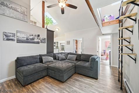 42 Woodside Drive West Milford NJ 07480