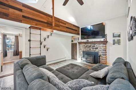 42 Woodside Drive West Milford NJ 07480