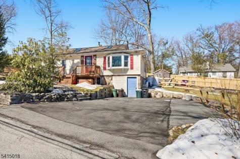 42 Woodside Drive West Milford NJ 07480