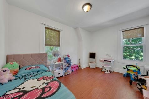 127 N 16th Street East Orange NJ 07017