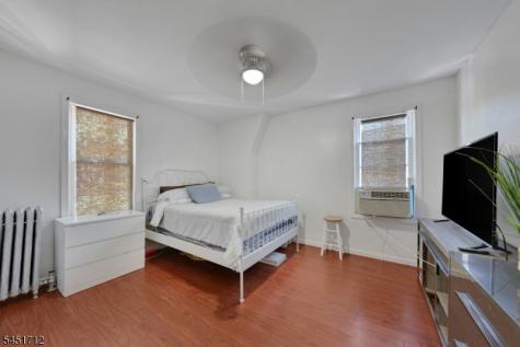 127 N 16th Street East Orange NJ 07017