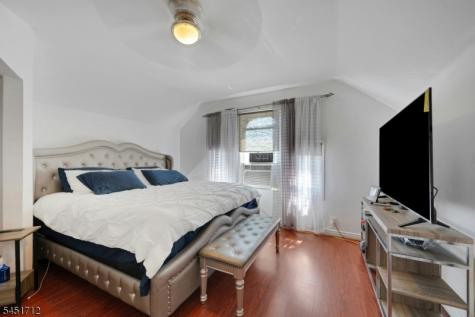 127 N 16th Street East Orange NJ 07017