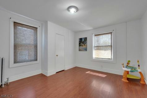 127 N 16th Street East Orange NJ 07017