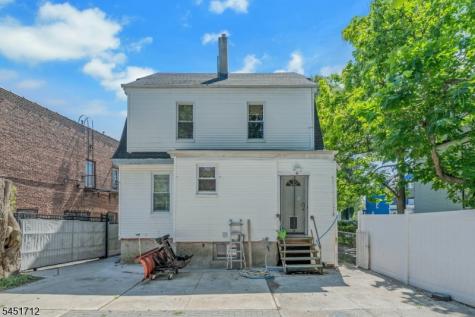 127 N 16th Street East Orange NJ 07017