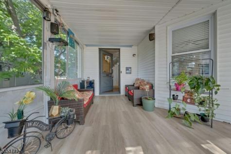 127 N 16th Street East Orange NJ 07017