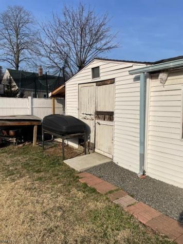 25 Salem Road Cove Paterson NJ 07502