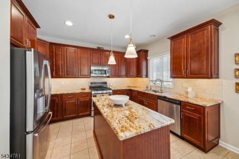 38 Constitution Way Franklin NJ 08873