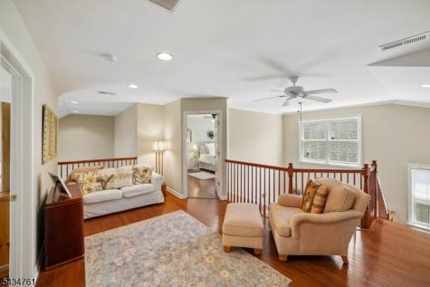 38 Constitution Way Franklin NJ 08873