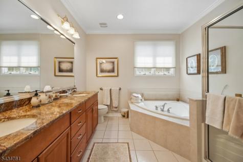 38 Constitution Way Franklin NJ 08873