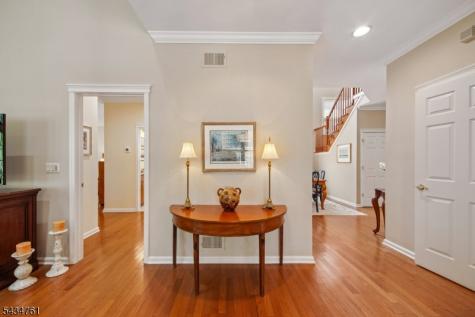 38 Constitution Way Franklin NJ 08873