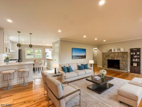 16 Unneberg Avenue Roxbury NJ 07876