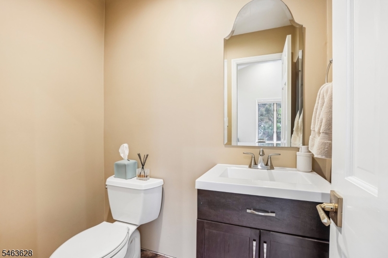 8 Mountain Way Cedar Grove NJ 07009