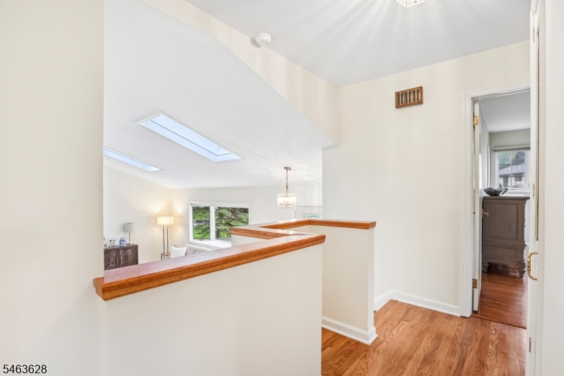 8 Mountain Way Cedar Grove NJ 07009