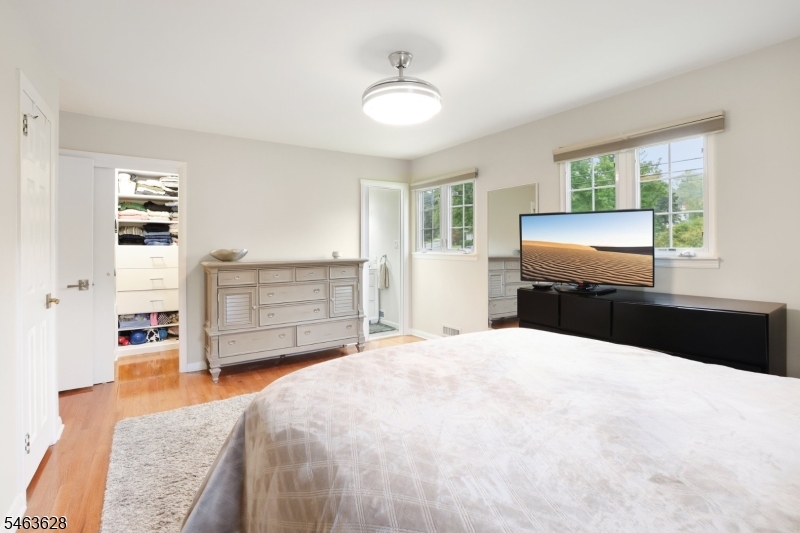 8 Mountain Way Cedar Grove NJ 07009