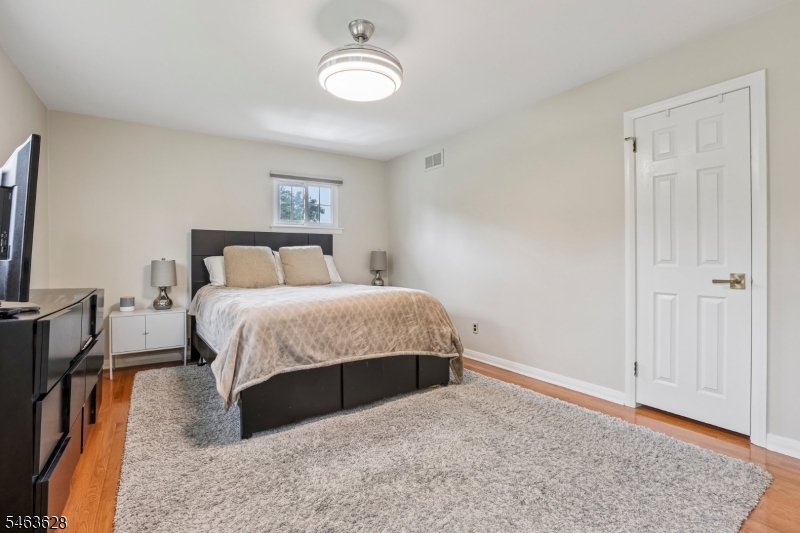 8 Mountain Way Cedar Grove NJ 07009