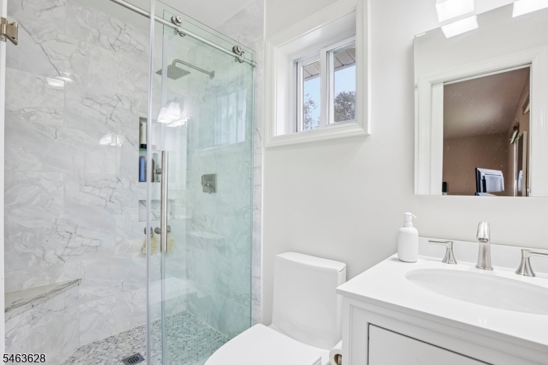 8 Mountain Way Cedar Grove NJ 07009