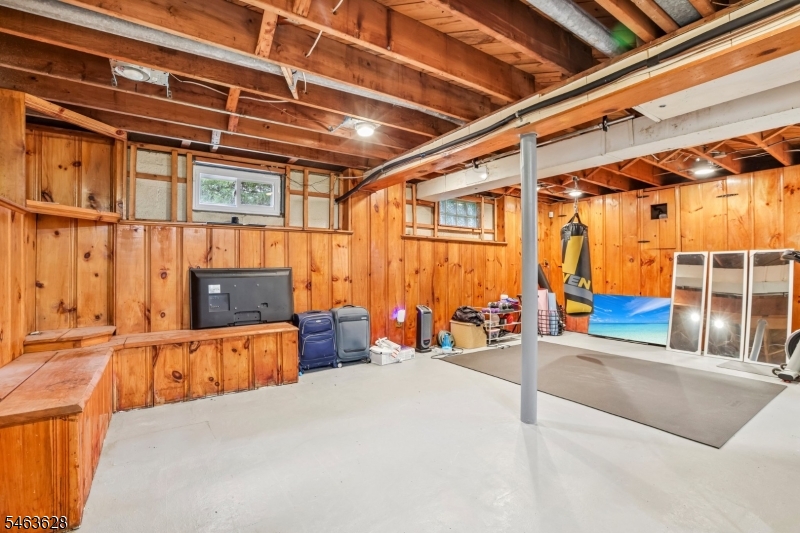 8 Mountain Way Cedar Grove NJ 07009
