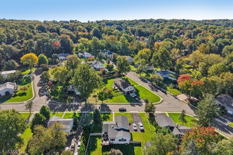 8 Mountain Way Cedar Grove NJ 07009