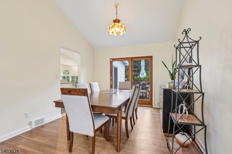 8 Mountain Way Cedar Grove NJ 07009