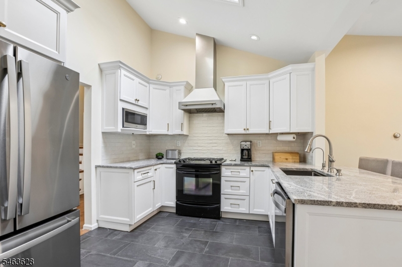 8 Mountain Way Cedar Grove NJ 07009