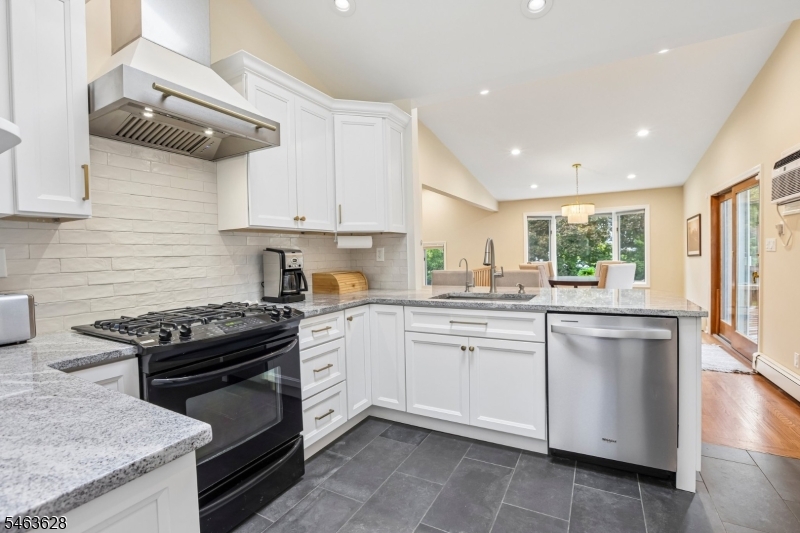 8 Mountain Way Cedar Grove NJ 07009