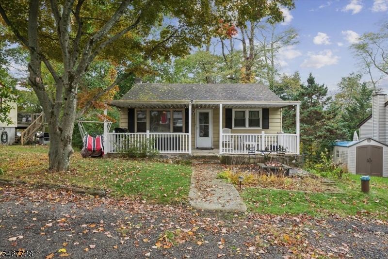 8 Center Street Hopatcong NJ 07874