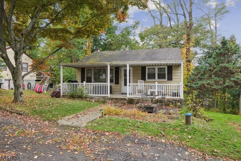 8 Center Street Hopatcong NJ 07874