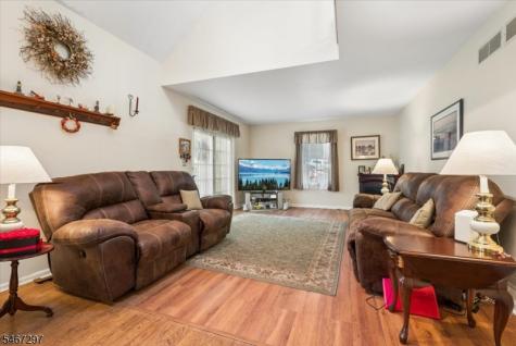 41 Woodside Drive Lebanon NJ 08826
