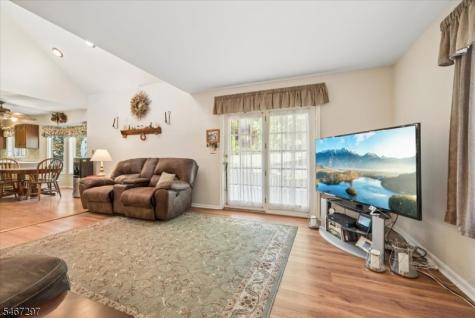 41 Woodside Drive Lebanon NJ 08826