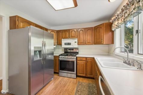 41 Woodside Drive Lebanon NJ 08826