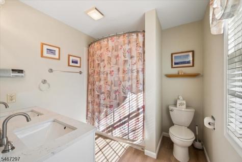 41 Woodside Drive Lebanon NJ 08826