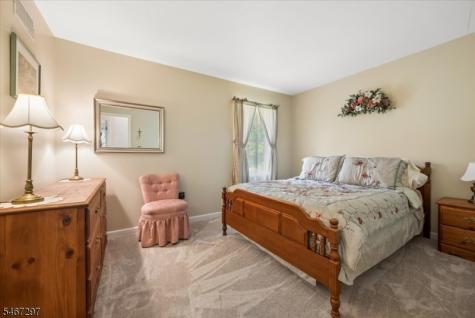41 Woodside Drive Lebanon NJ 08826
