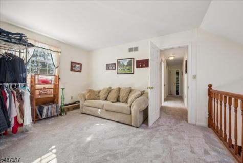 41 Woodside Drive Lebanon NJ 08826