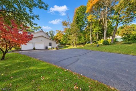 41 Woodside Drive Lebanon NJ 08826