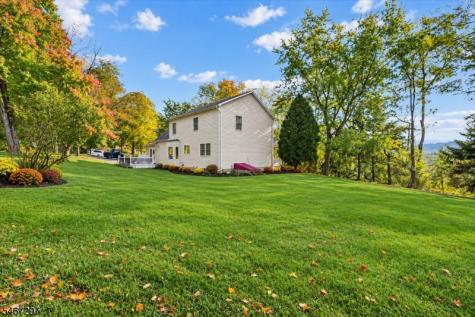 41 Woodside Drive Lebanon NJ 08826