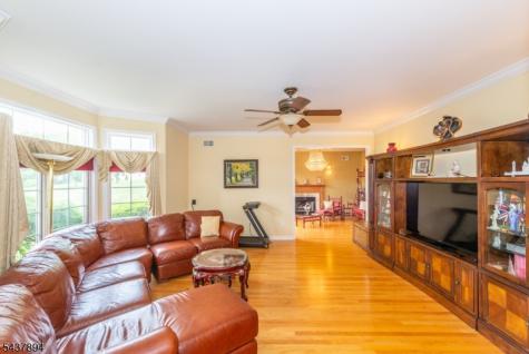 5 Raine Tree Court Kinnelon NJ 07405