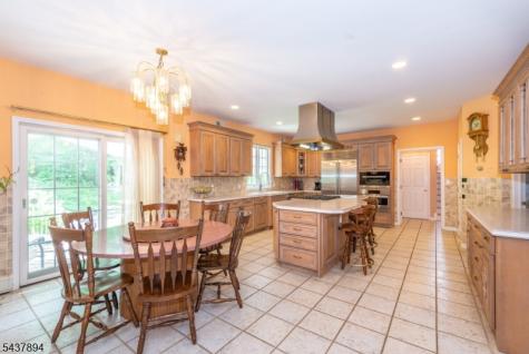 5 Raine Tree Court Kinnelon NJ 07405