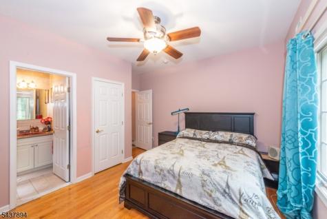 5 Raine Tree Court Kinnelon NJ 07405