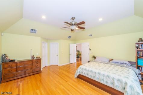 5 Raine Tree Court Kinnelon NJ 07405