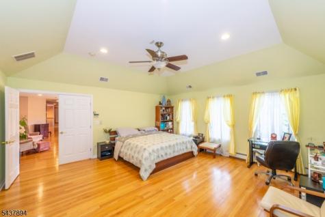 5 Raine Tree Court Kinnelon NJ 07405