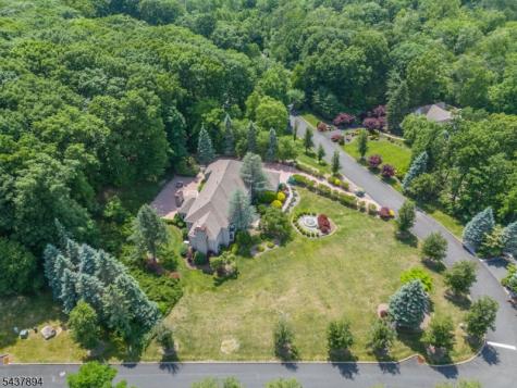 5 Raine Tree Court Kinnelon NJ 07405