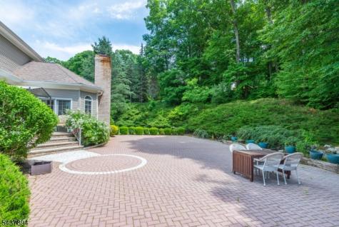 5 Raine Tree Court Kinnelon NJ 07405